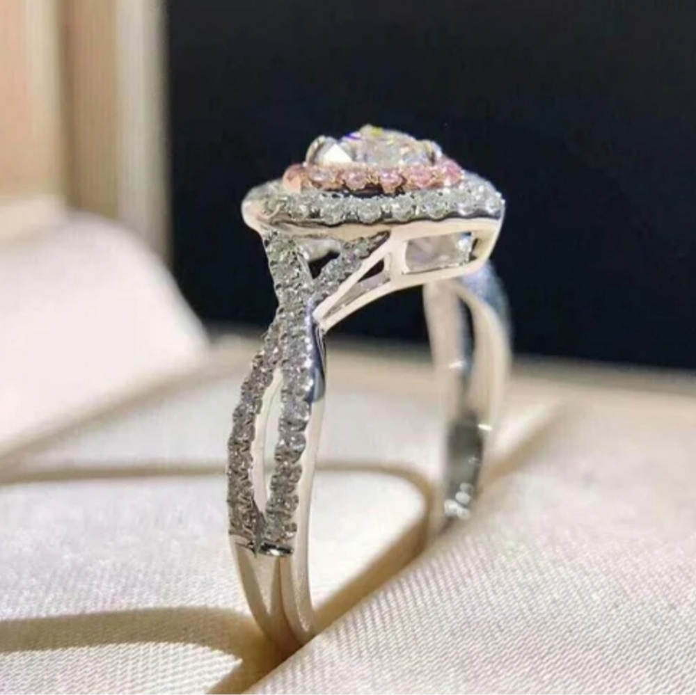 Ring - Picture 3 of 4